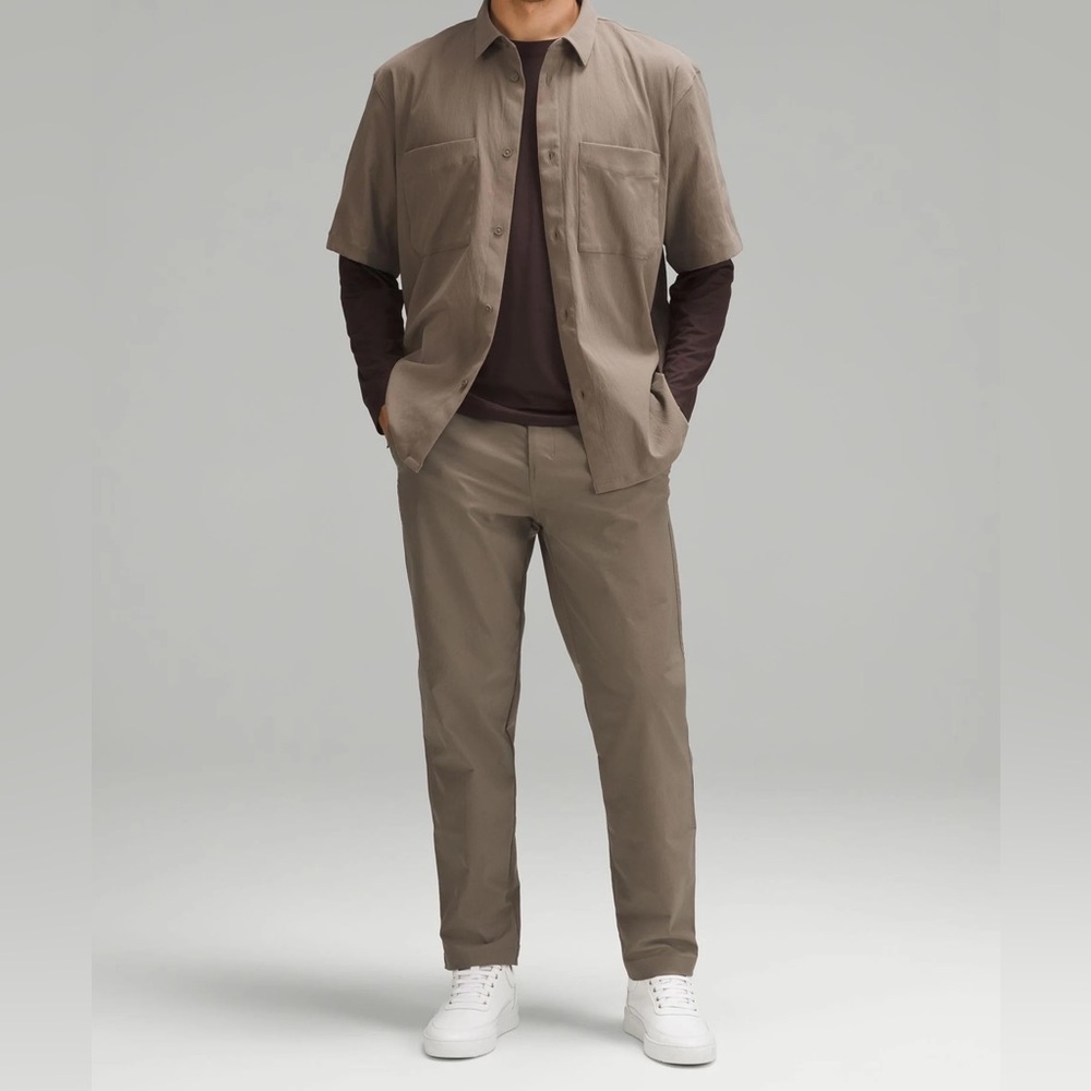 lululemon athletica Men's Relaxed-Tapered Smooth Twill Trouser size 34